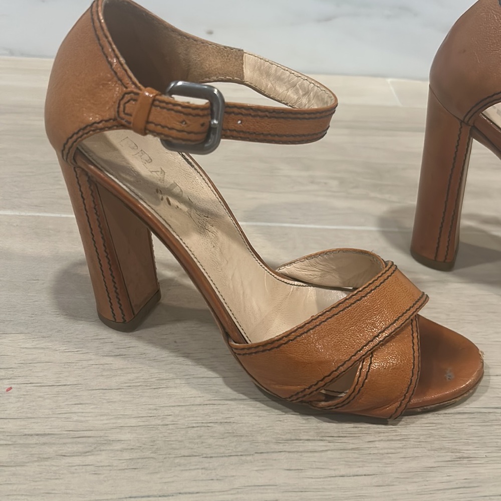 Prada heels - Picture 5 of 13